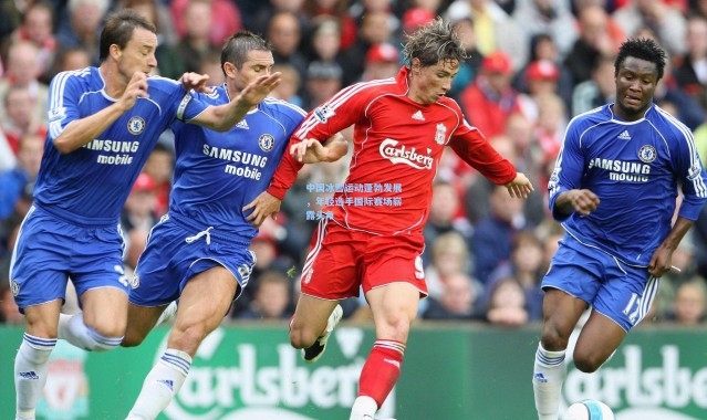 中国冰雪运动蓬勃发展，年轻选手国际赛场崭露头角