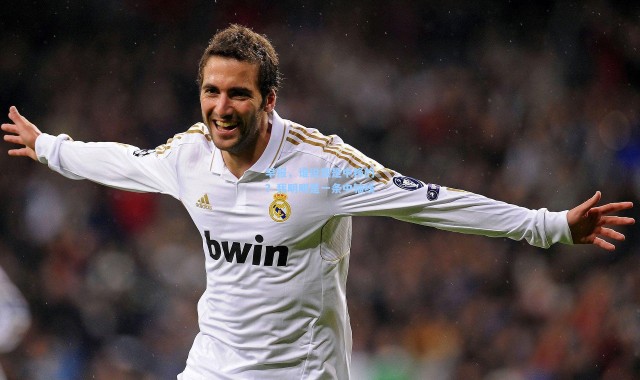 早报，谁说我是中锋的？我明明是一条中轴线