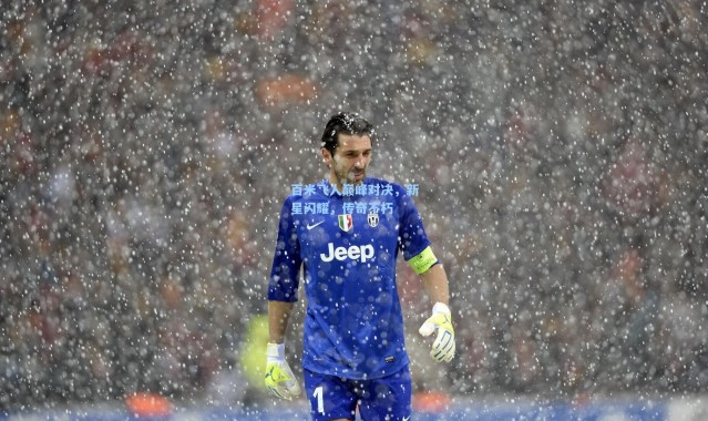 百米飞人巅峰对决，新星闪耀，传奇不朽